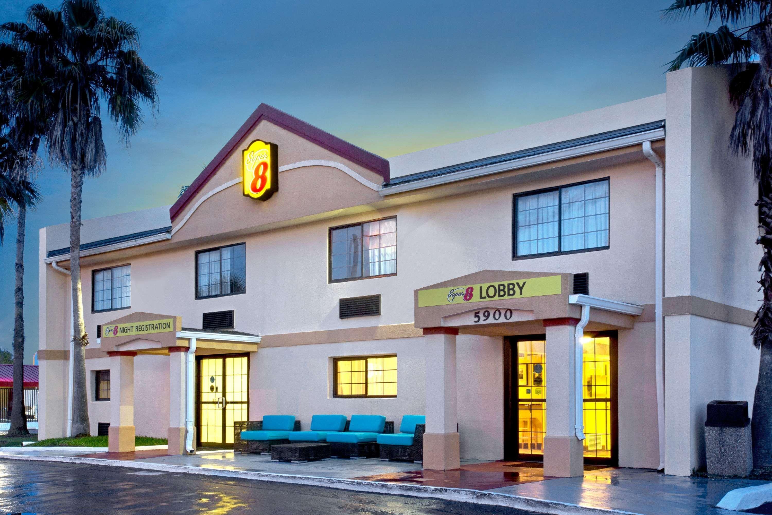 Super 8 By Wyndham Orlando International Drive Hotel Buitenkant foto